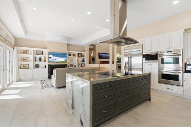 Detail Gallery Image 17 of 46 For 7327 El Fuerte St, Carlsbad,  CA 92009 - 5 Beds | 4/1 Baths