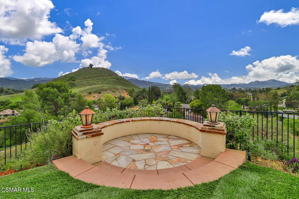 1487 Longridge Court