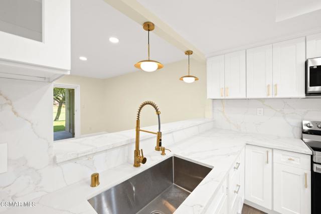 12016 Caminito Campana, San Diego CA: https://media.crmls.org/mediaz/c13a4a71-4904-414c-88a9-9ef403f21a41.jpg