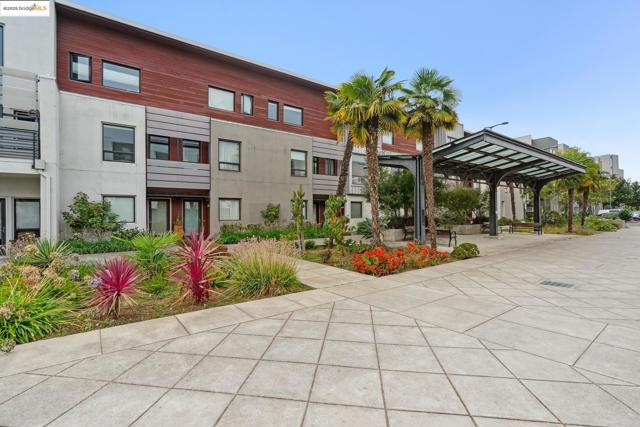 1405 Wood Street, Oakland CA: https://media.crmls.org/mediaz/c13a5d73-f1aa-4d92-a777-c04a3b5178e4.jpg