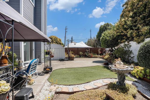 111 Overacker Ter, Fremont CA: https://media.crmls.org/mediaz/c13a70e6-fa7b-4b36-8d74-07eaa6352740.jpg
