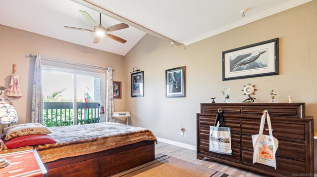 699 Ascot Dr, Vista CA: https://media.crmls.org/mediaz/c13ac640-3f85-40af-8d82-9b318e8aea1b.jpg