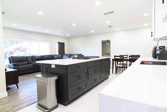 2394 Dryden Avenue, El Cajon CA: https://media.crmls.org/mediaz/c13bc7e0-5098-4e3d-b11b-6f94a5d90028.jpg