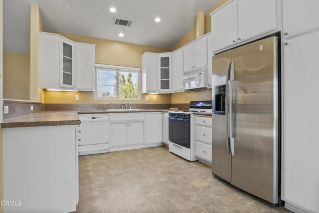 Detail Gallery Image 8 of 33 For 17355 La Junta St, Hesperia,  CA 92345 - 3 Beds | 2 Baths