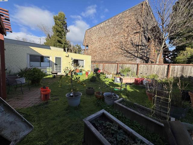 Image 6 of 13 For 1214 Lincoln Ave