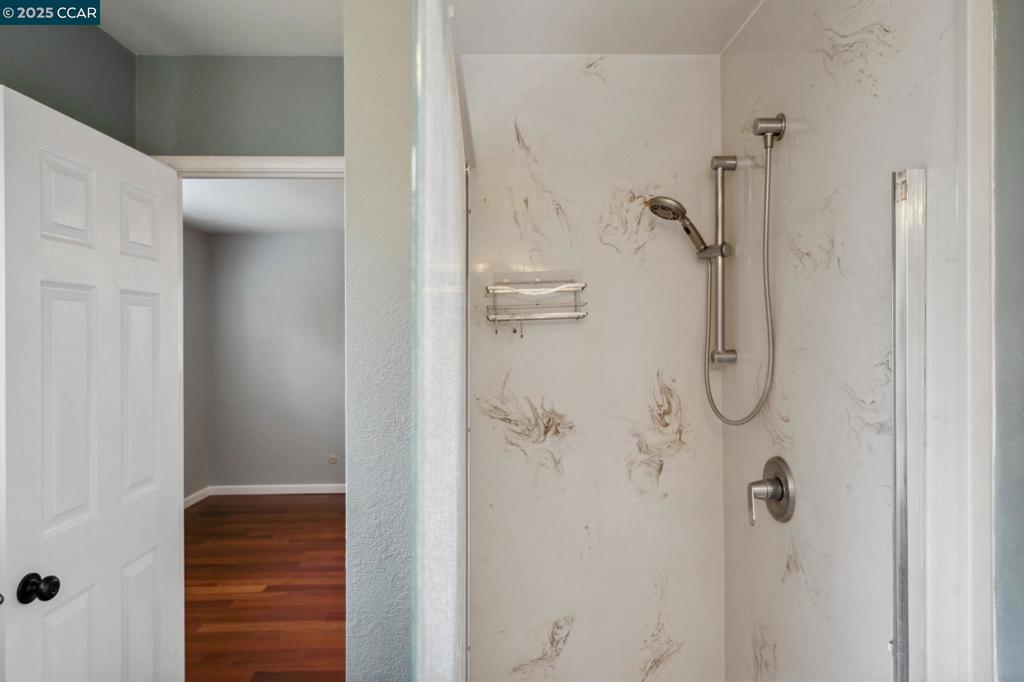 https://media.crmls.org/mediaz/c13c28b7-d04c-45af-9b50-a02dc6c2afd1.jpg?preset=X-Large