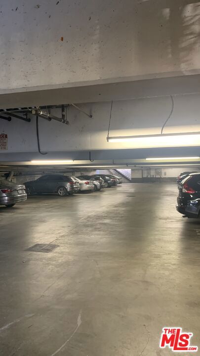 1833 N NORMANDIE Avenue, Los Angeles CA: https://media.crmls.org/mediaz/c13c2d79-8a78-481d-b478-d960a27d0a87.jpg