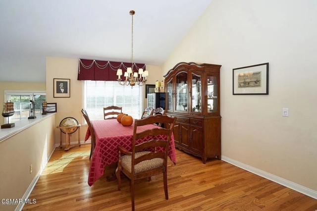 29140 Quail Run Drive, Agoura Hills CA: https://media.crmls.org/mediaz/c13cbc16-1d7f-4eaf-ae9a-6f348106a9ad.jpg
