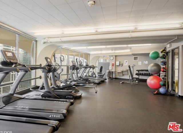 4337 Marina City Drive, Marina del Rey CA: https://media.crmls.org/mediaz/c13cee93-f03d-4411-8891-1ec75508b5ad.jpg