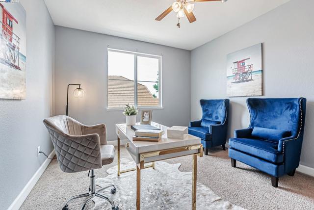 141 Pescara Blvd, Brentwood CA: https://media.crmls.org/mediaz/c13cf191-1e1e-4e87-9fae-53c1f97fb4a3.jpg