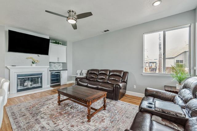 2072 Windward, Discovery Bay CA: https://media.crmls.org/mediaz/c13d015c-69b9-4f34-8a02-49393cad6c3b.jpg