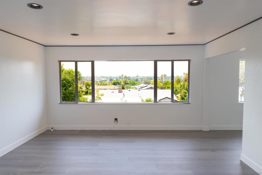 MLS #250035389SD image #9