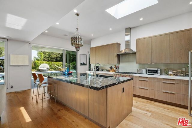 3112 Corda Drive, Los Angeles CA: https://media.crmls.org/mediaz/c13d7830-7527-45db-8eca-b26235b0fc4a.jpg
