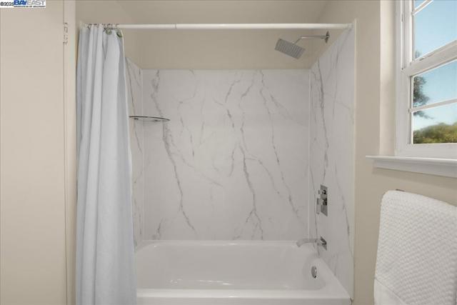 7551 Buckeye Pl, Newark CA: https://media.crmls.org/mediaz/c13de67e-604a-406b-8165-5e5921887200.jpg