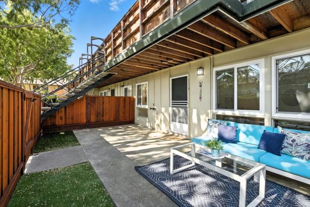 3015 Los Prados Street, San Mateo CA: https://media.crmls.org/mediaz/c13e7340-7822-4621-93e6-e190b3f44448.jpg