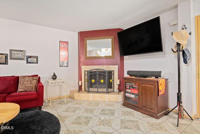 Detail Gallery Image 4 of 33 For 543 S E St, Oxnard,  CA 93030 - 2 Beds | 2 Baths