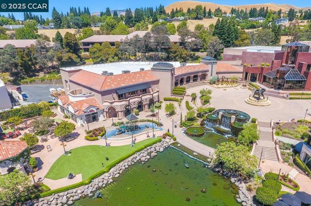 6026 Condor St, Danville CA: https://media.crmls.org/mediaz/c13ef6ce-aecf-4ae7-9edc-821ca072fe0b.jpg