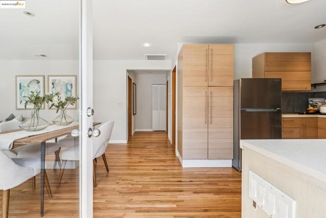 1708 Derby St, Berkeley CA: https://media.crmls.org/mediaz/c13f1cf8-ee9c-4cb5-a441-ecd536f0aa04.jpg