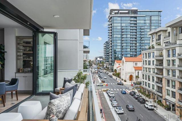 2604 5TH AVENUE, San Diego CA: https://media.crmls.org/mediaz/c13f9c99-89b5-4810-a804-acc5d8abd9c8.jpg