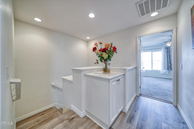 Detail Gallery Image 16 of 29 For 19534 Laroda Ln #225,  Saugus,  CA 91350 - 2 Beds | 2/1 Baths
