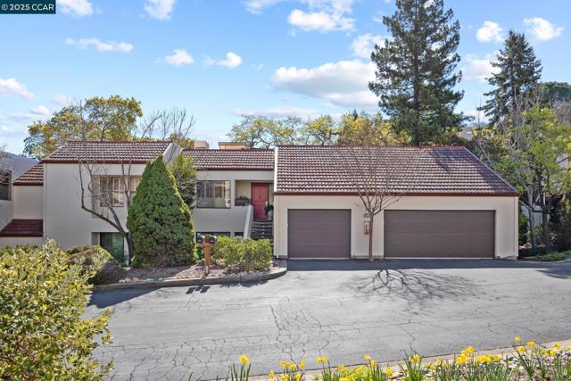 3800 Terra Granada Dr, Walnut Creek CA: https://media.crmls.org/mediaz/c13fe632-6659-4e5f-92d1-12f07d9f2b71.jpg