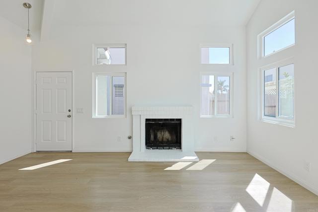 Detail Gallery Image 9 of 41 For 249 Blackbird Way, Oceanside,  CA 92057 - 3 Beds | 3 Baths