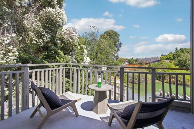 1 Spinnaker Place, Redwood City CA: https://media.crmls.org/mediaz/c1415215-e4a8-4190-bf40-e09938ee1a26.jpg