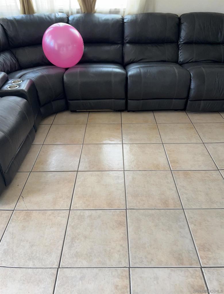 https://media.crmls.org/mediaz/c1416334-3d83-4477-b363-ec020cb99859.jpg?preset=X-Large
