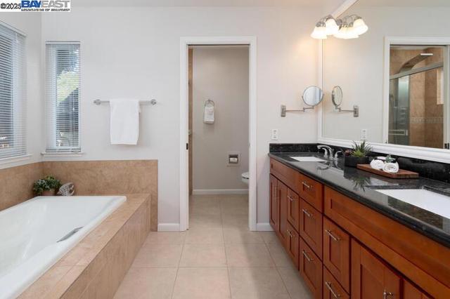41366 Charlita Ct, Fremont CA: https://media.crmls.org/mediaz/c141b184-e513-48b6-91e4-6fc7270d4f87.jpg