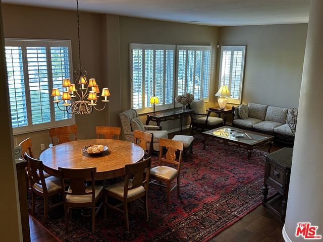 5338 Via Dolores, Newbury Park CA: https://media.crmls.org/mediaz/c142685b-67ee-47ba-a62c-d41f1ca56efe.jpg