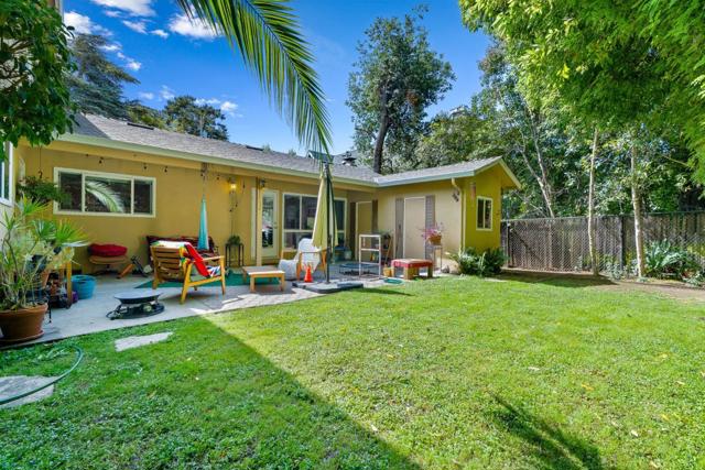 810 Cambridge Avenue, Menlo Park CA: https://media.crmls.org/mediaz/c1429adb-6f8b-4c8e-a1c3-f9669b8a988a.jpg