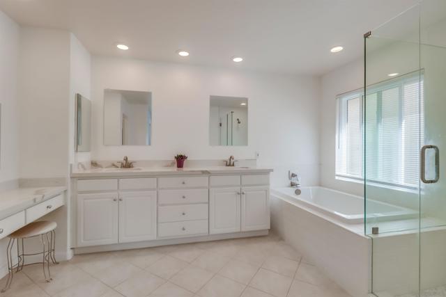 32411 Cassino Court, Temecula CA: https://media.crmls.org/mediaz/c1433e8c-350b-402e-a5a8-0b04c68dd285.jpg