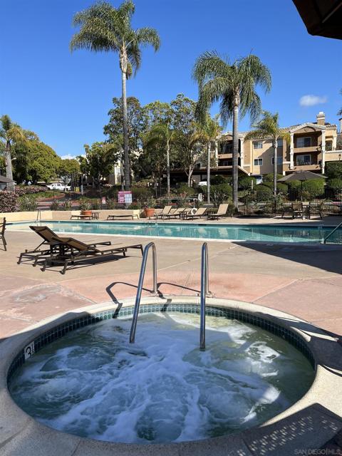 6970 Ballena Way, Carlsbad CA: https://media.crmls.org/mediaz/c1434fe2-b3f2-4196-9c01-751edd70fb4b.jpg