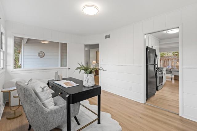 332 Camino Al Lago, Menlo Park CA: https://media.crmls.org/mediaz/c143e439-9a68-4b5c-b069-b9bab2fbc264.jpg