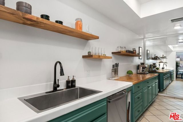 306 BORA BORA Way, Marina del Rey CA: https://media.crmls.org/mediaz/c1443df7-b582-4396-930f-c56c560d3e8a.jpg