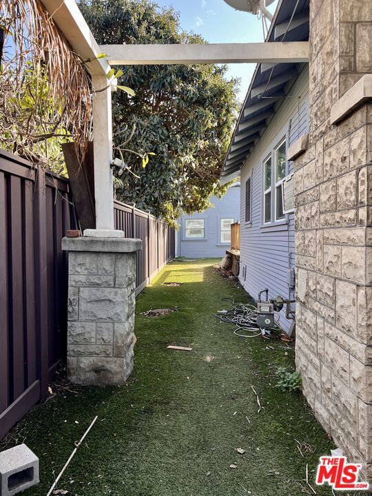 669 W Sepulveda Street, San Pedro CA: https://media.crmls.org/mediaz/c1449658-89c6-4040-b9e1-d140d2c12f2a.jpg