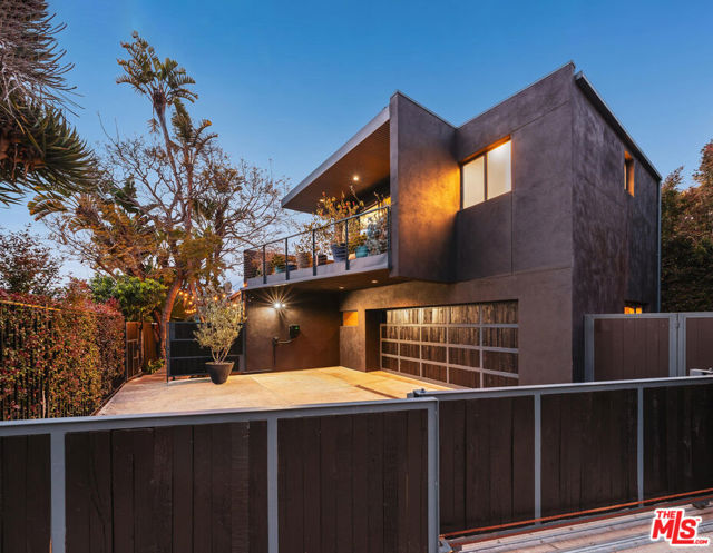 295 Mabery Road, Santa Monica CA: https://media.crmls.org/mediaz/c144a2aa-c016-4838-b86b-63202d099aac.jpg