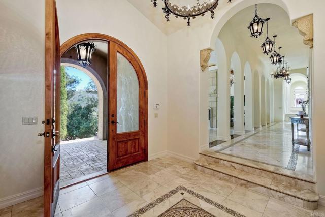 11558 Creek Road, Poway CA: https://media.crmls.org/mediaz/c144a5a1-7985-45fd-86c0-ba33b9753cf5.jpg