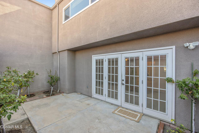 18134 Killion Street, Tarzana CA: https://media.crmls.org/mediaz/c144a857-d7d9-4c41-b1ff-524b63c94453.jpg