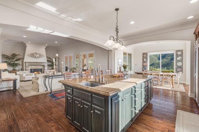 Detail Gallery Image 3 of 48 For 2247 Margarita Glen, Fallbrook,  CA 92028 - 3 Beds | 3/1 Baths