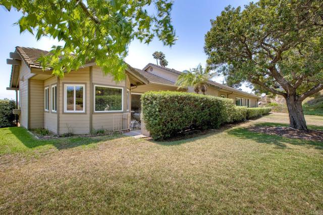 61 Via Larga Vista, Bonsall CA: https://media.crmls.org/mediaz/c14568d8-fe16-478f-8265-7f257d2fe037.jpg