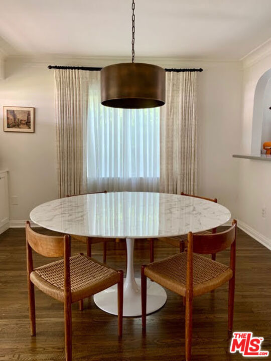 2905 Somerset Drive, Los Angeles CA: https://media.crmls.org/mediaz/c14570fb-fa2e-405d-ba6c-2fd653fc65c1.jpg