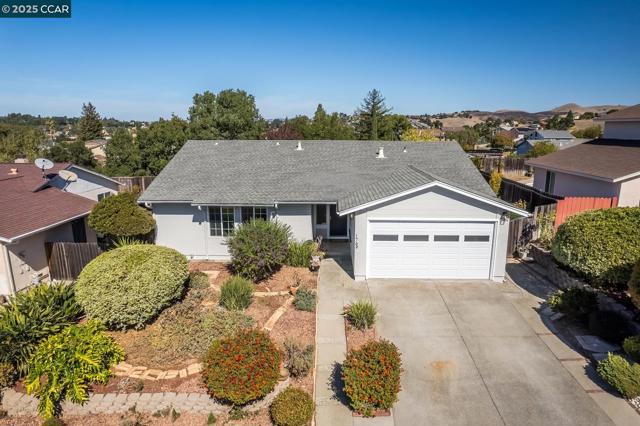 1769 Redwood Rd, Hercules CA: https://media.crmls.org/mediaz/c1463f25-0015-4f27-a8d8-30ba42ca7109.jpg