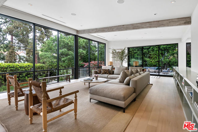 431 W Rustic Road, Santa Monica CA: https://media.crmls.org/mediaz/c14681e6-2f84-4d40-b269-2e3b637106e7.jpg
