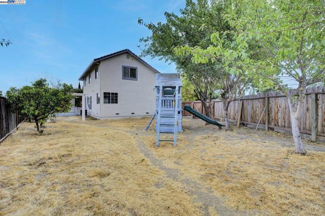 1618 Putnam St, Antioch CA: https://media.crmls.org/mediaz/c146b16d-3fd0-49e3-a55d-aa11671ee403.jpg