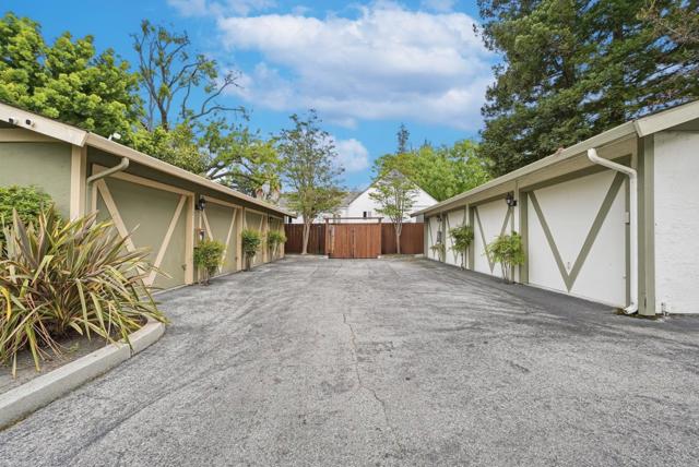 38 Devonshire Avenue, Mountain View CA: https://media.crmls.org/mediaz/c146e94b-dcd5-45f7-89d0-86ad647f89ce.jpg