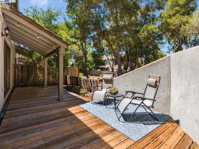 9 Moraine Court, Hercules CA: https://media.crmls.org/mediaz/c146f8c9-ad3c-4dc4-bbfd-5b6d49c61396.jpg