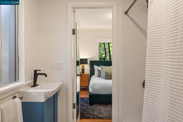 Image 19 of 38 For 1744 Addison Street