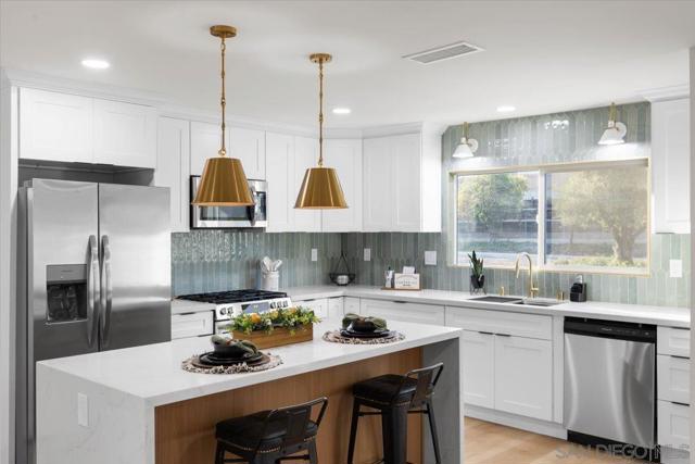 9659 Mast Blvd, Santee CA: https://media.crmls.org/mediaz/c1471d67-1a5f-4ca8-82c5-9cc7c3a112ce.jpg
