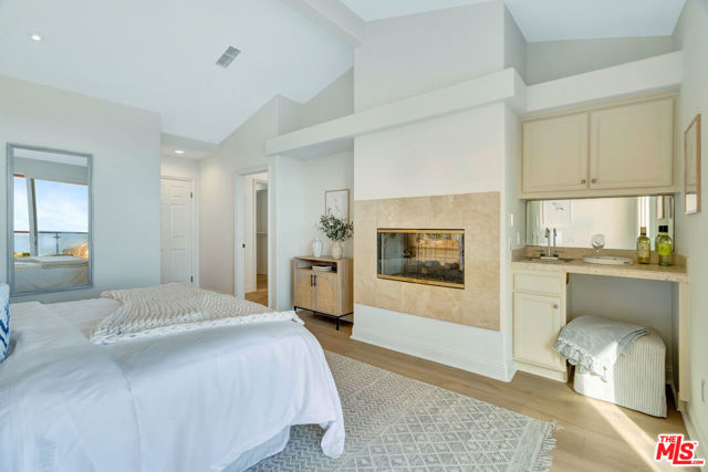 6412 Lunita Road, Malibu CA: https://media.crmls.org/mediaz/c1471fe5-c3f2-41db-9528-3e24911d43c8.jpg